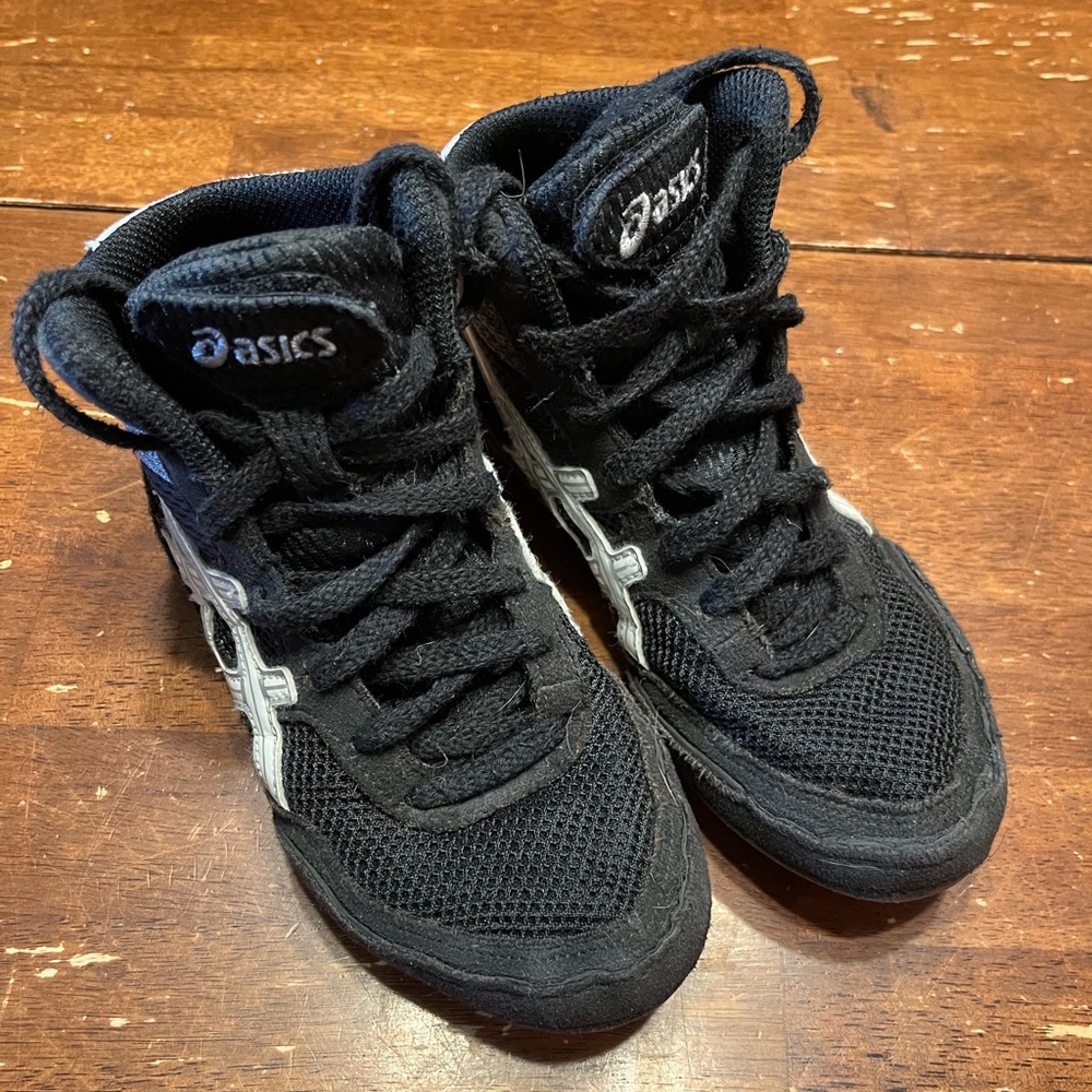 Kids wrestling shoes